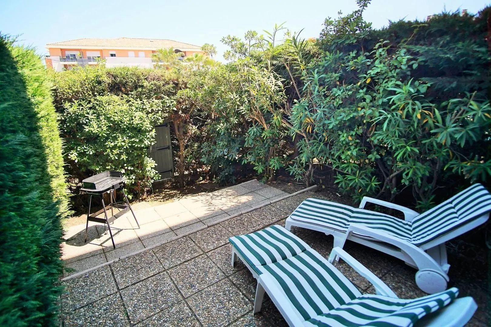 Residence Avec Piscine Et Place De Parking Prive ! location